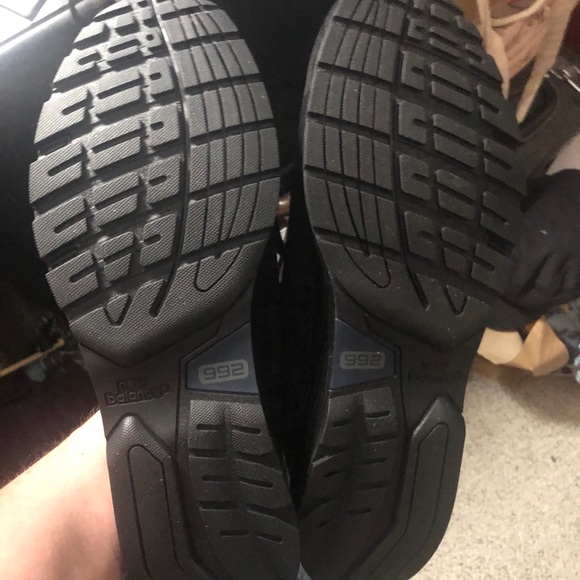 NEW BALANCE 992  TRIPLE BLACK - BRAND NEW!! - Picture 7 of 8